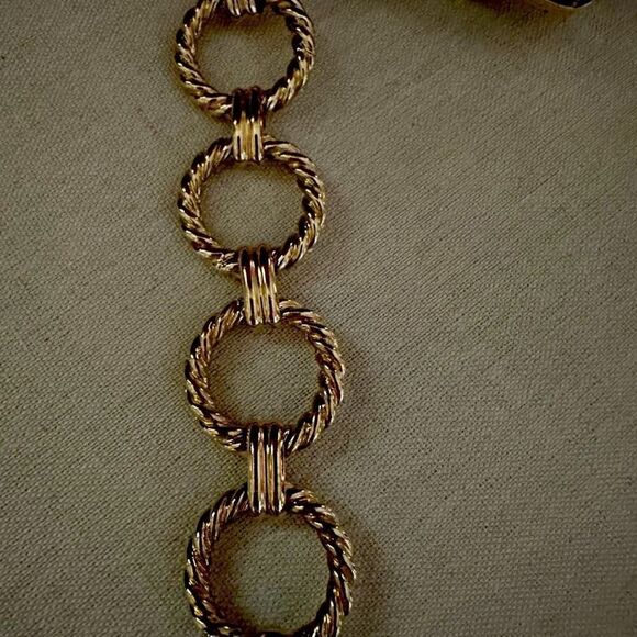 Miss Trish of Capri brown leather and gold link belt with seahorse charm - Picture 4 of 7